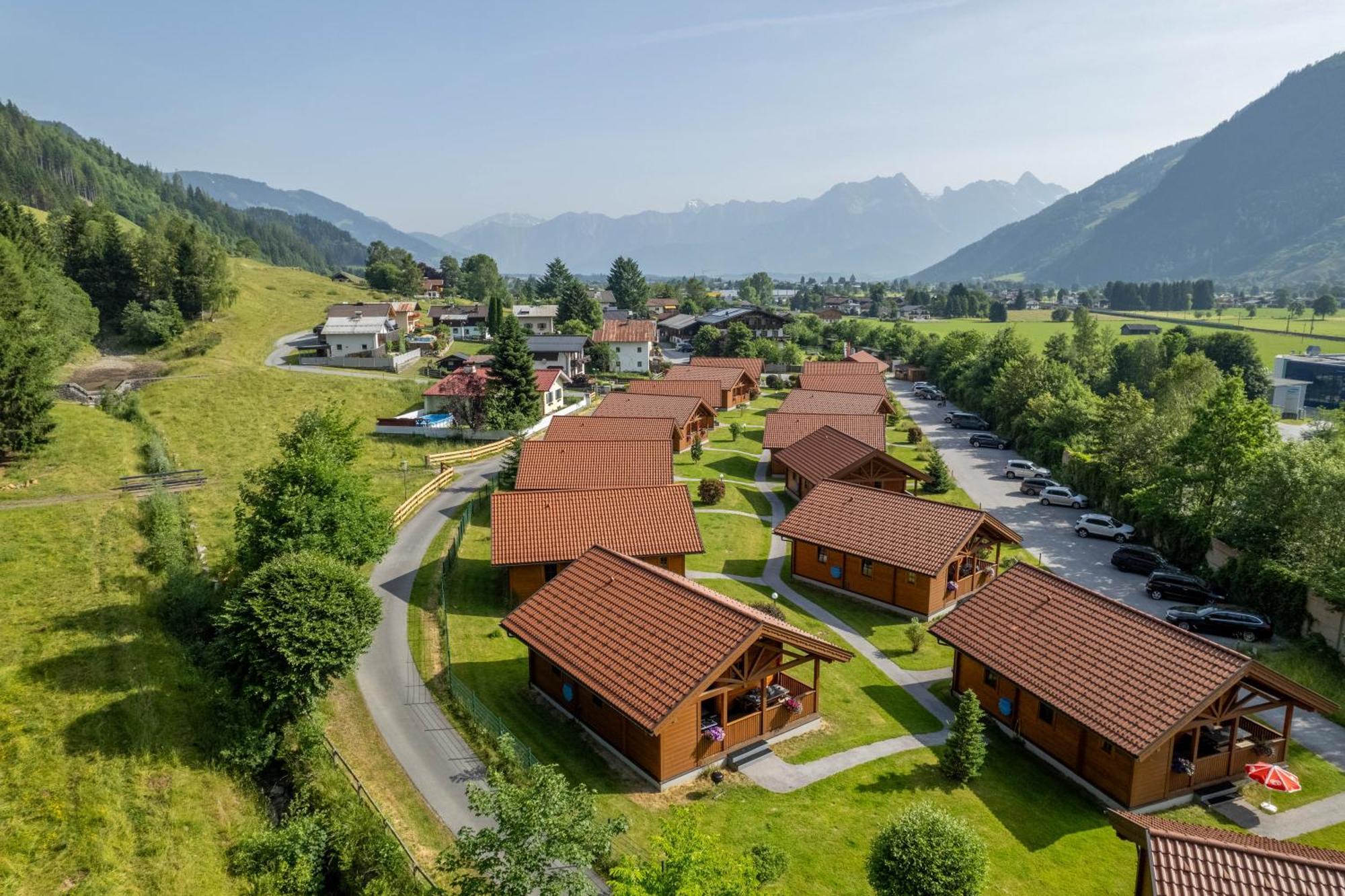 Feriendorf Oberreit Hotel Maishofen Exterior photo